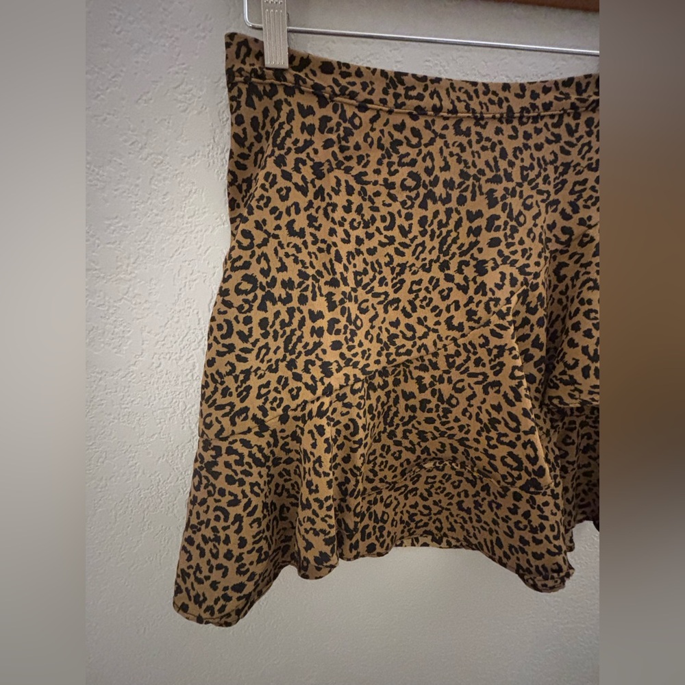 Altar’d State leopard print mini skirt - Picture 2 of 5